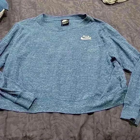 Like new Nike‎ sweater - Picture 1 of 3
